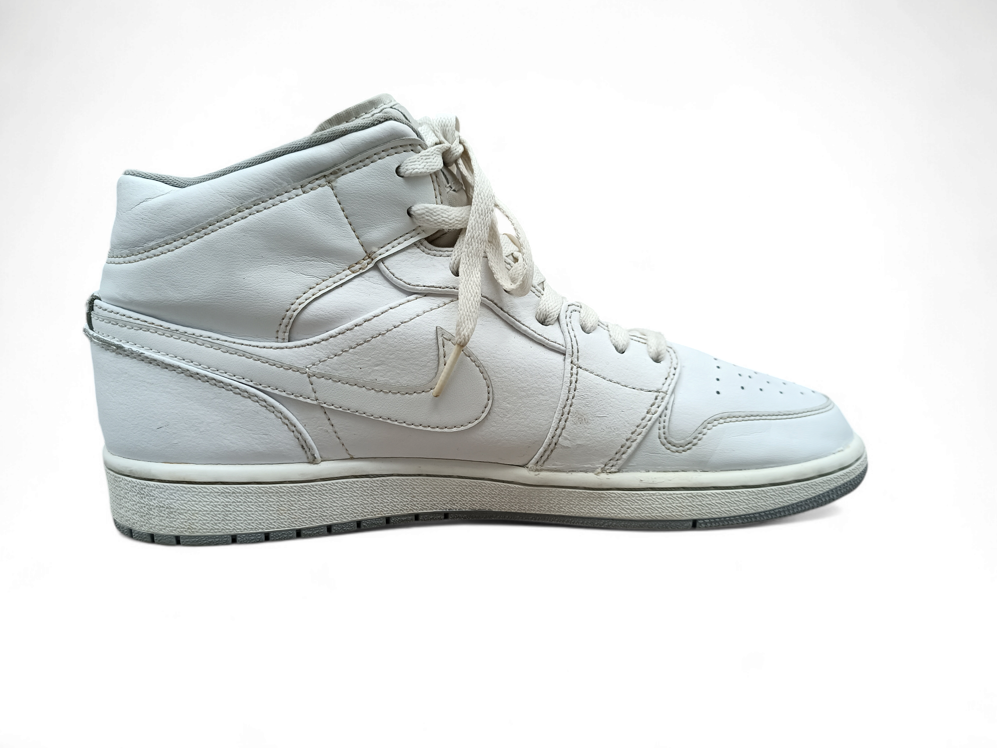 Air Jordan 1 Mid Triple White