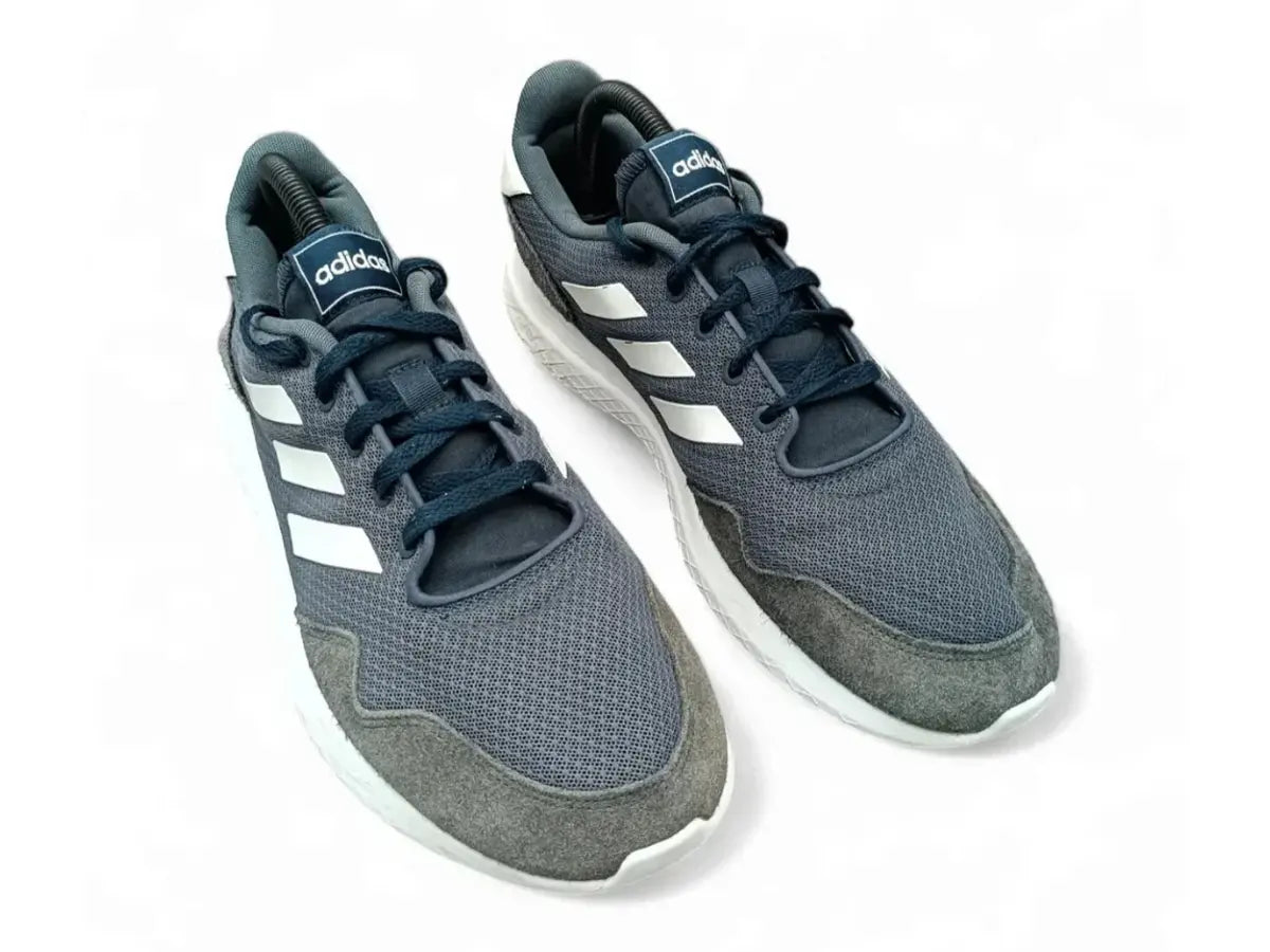 archivo adidas shoes 