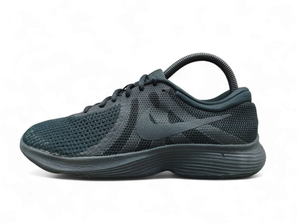 Nike Revolution 4