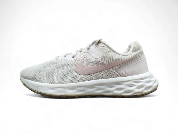 Nike Revolution 6