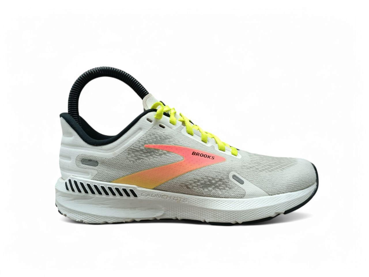 Brooks Launch GTS 9