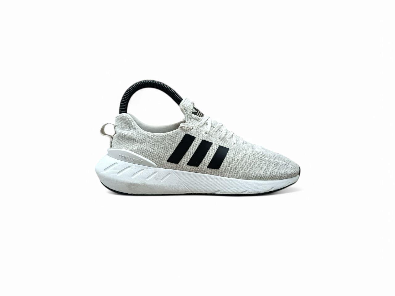 ADIDAS SWIFT RUN 22