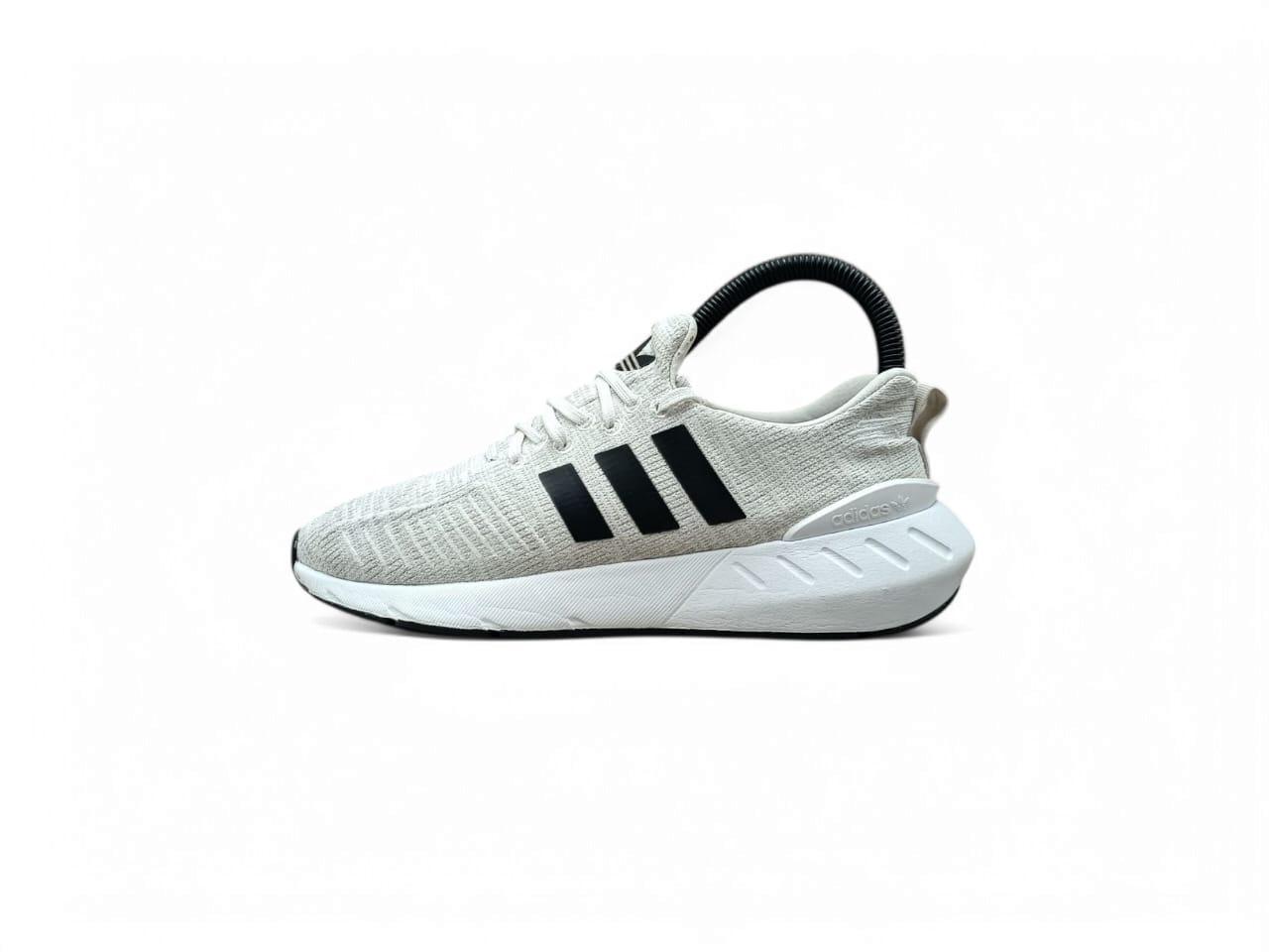 ADIDAS SWIFT RUN 22