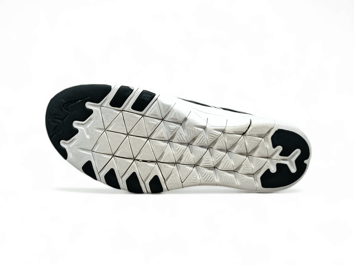 NIKE FREE TR 6 - Tejori