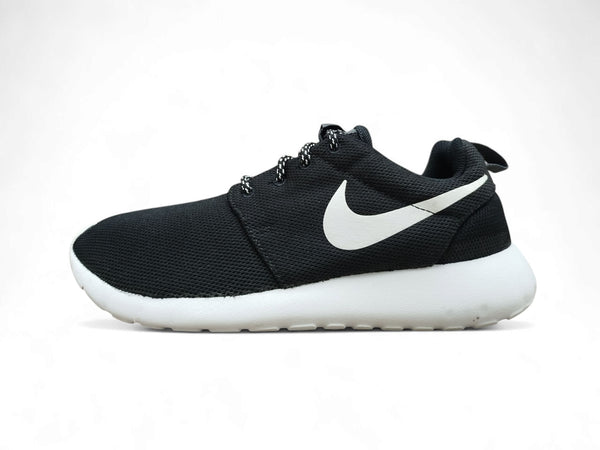 NIKE ROSHE ONE