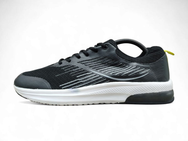 CLASSIC BLACK TRAINER