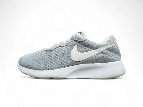 Nike Tanjun