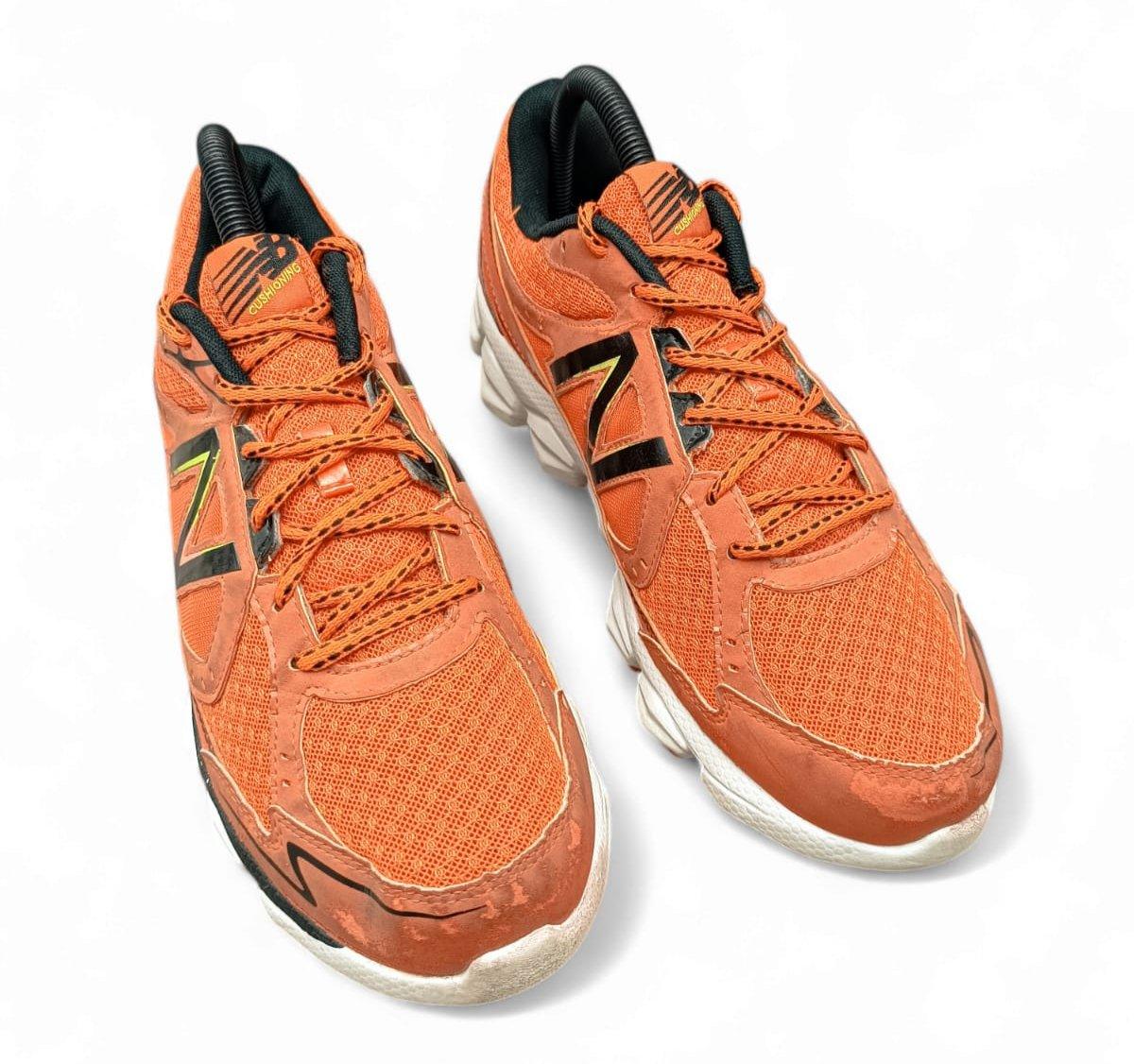 used New Balance sneakers | tejori.pk